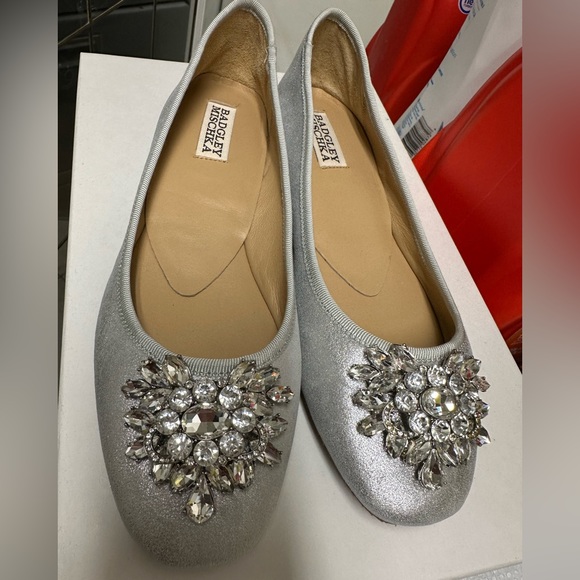 Badgley Mischka flats - Picture 1 of 3